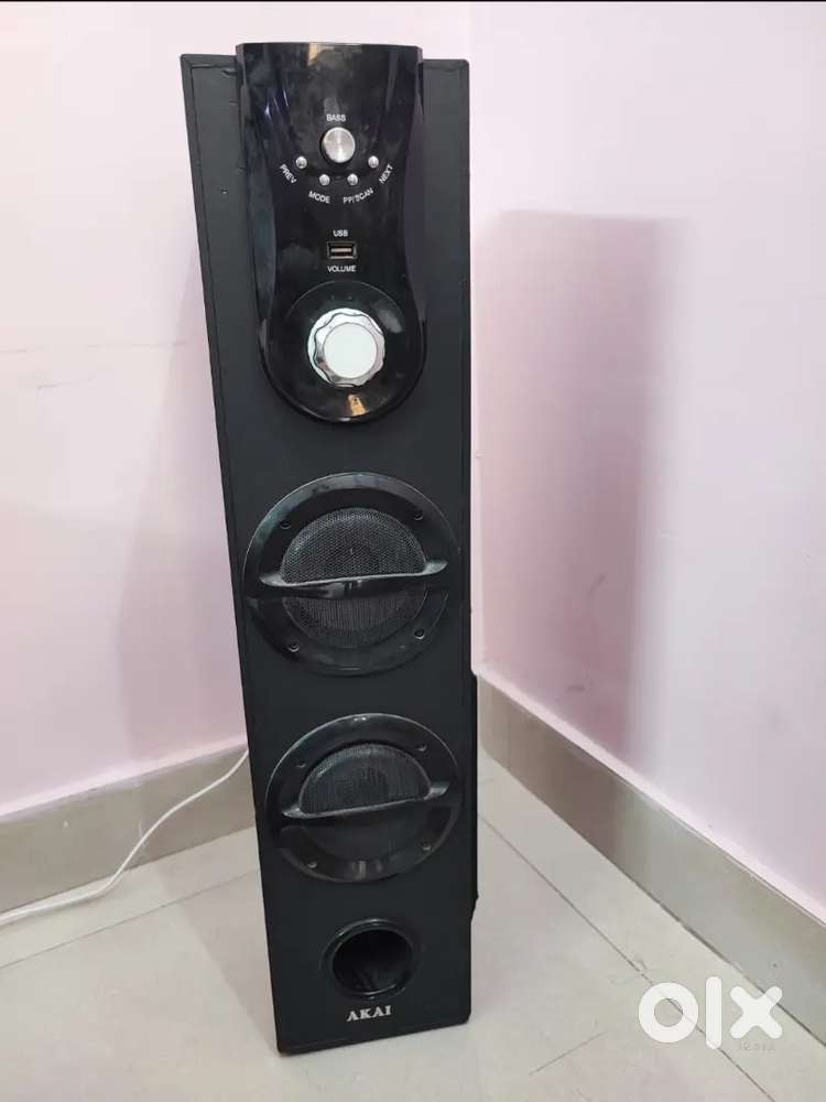 Akai single tower