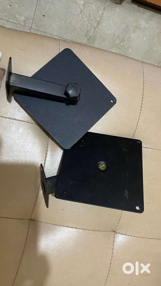 Speaker stand wall mount