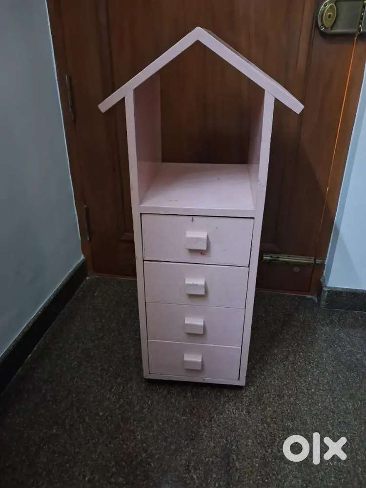 Storage Cabinet (Pink Storage Hut)