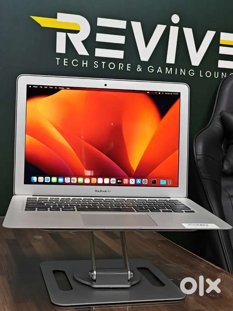 Apple Macbook Air 8 GB RAM 128GB SSD