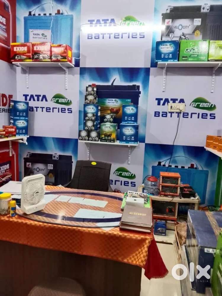 Battery Shop Interiors & Materials for Sale – Excellent Condition!