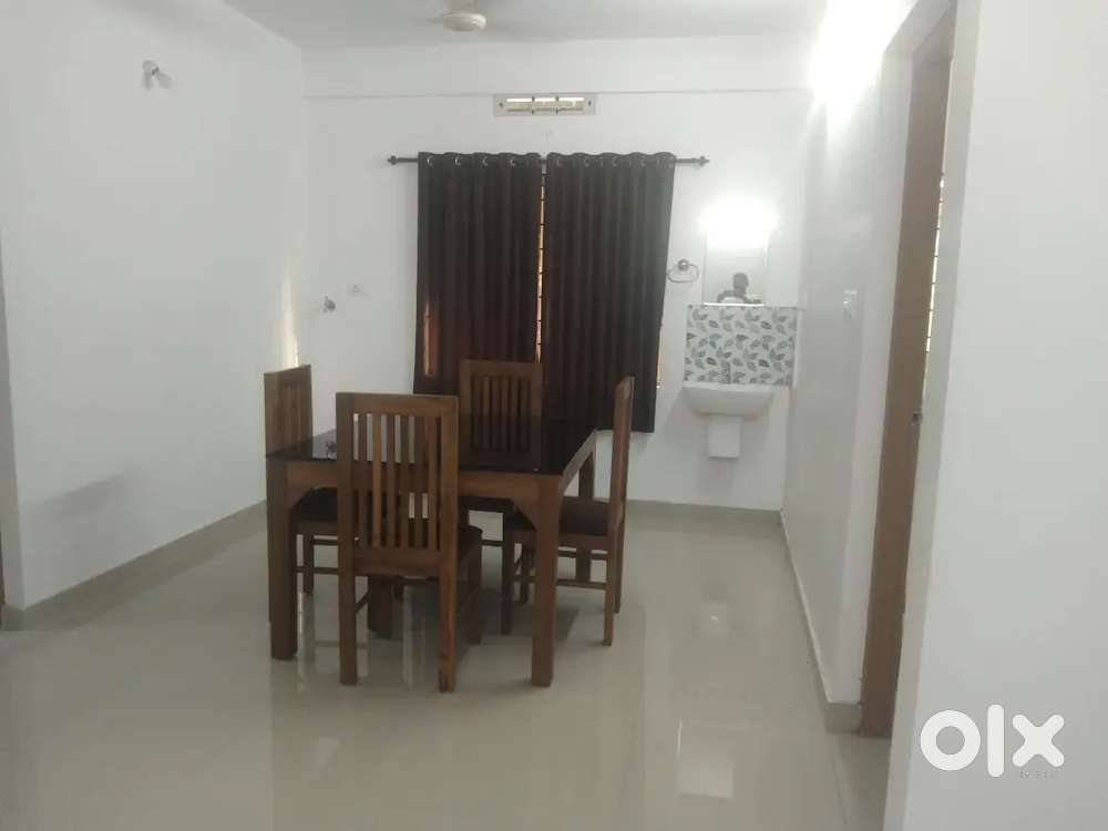 2 BHK FURNISHED APPARTMENT 2 ND FLOOR FOR RENT  INFOPARK 1 KMS FAMMILY