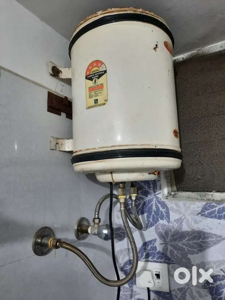 BAJAJ GEYSER (electric Water heater) 15 Liter for sell