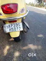 Vespa XL Yellow colour