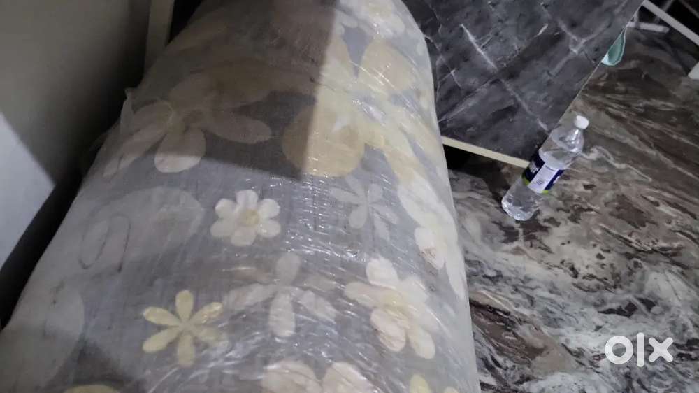 2 mattress (Gadda) available in wadgaon sheri