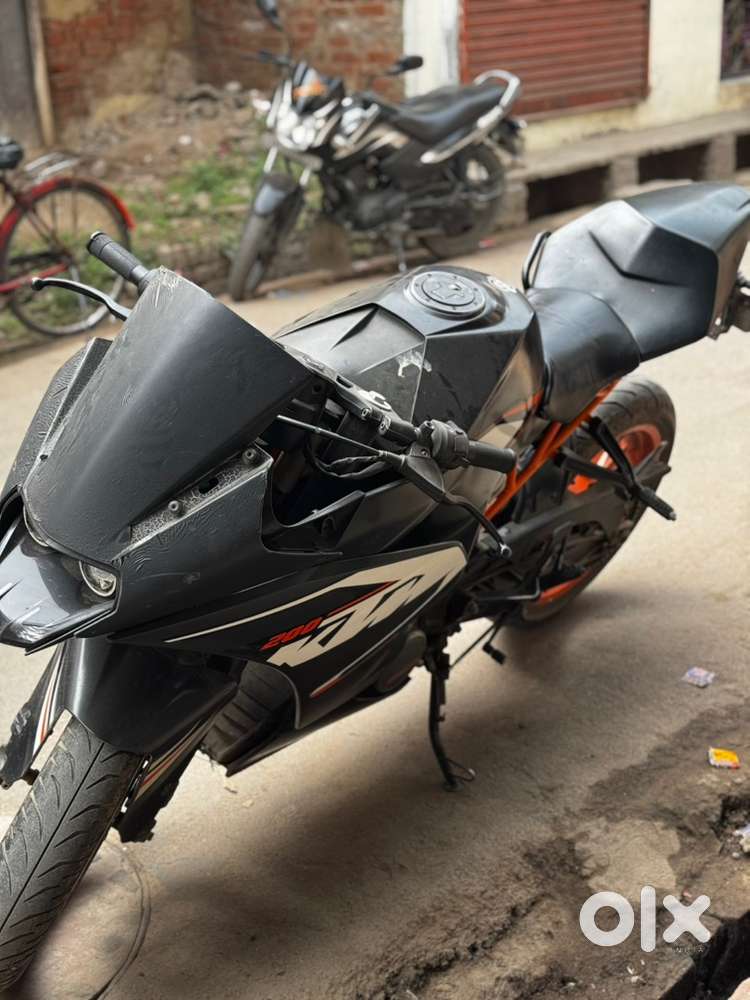 Ktm rc 200 with 20k km warrenty