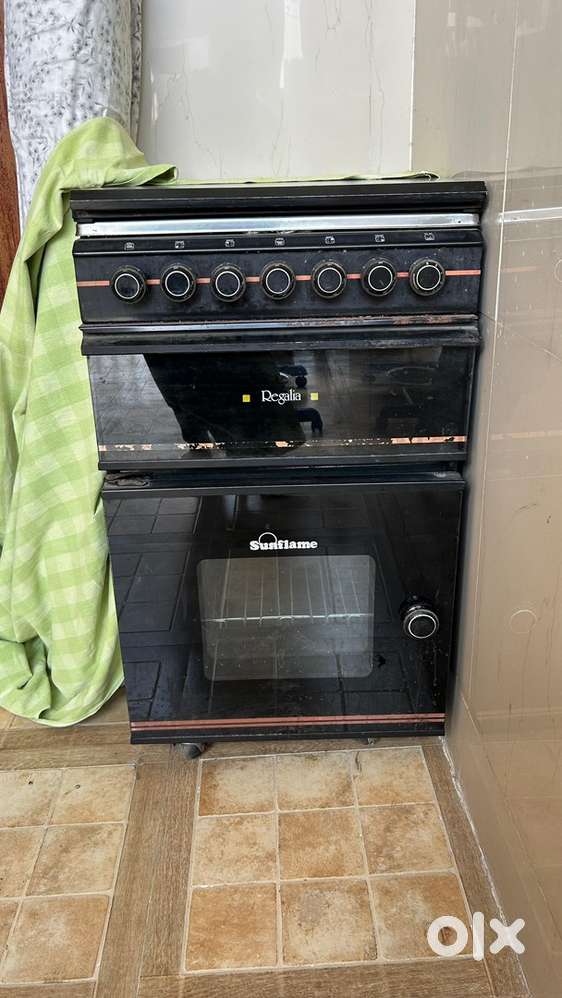 4 - Gas burner Stove with inbuilt Oven and Grill