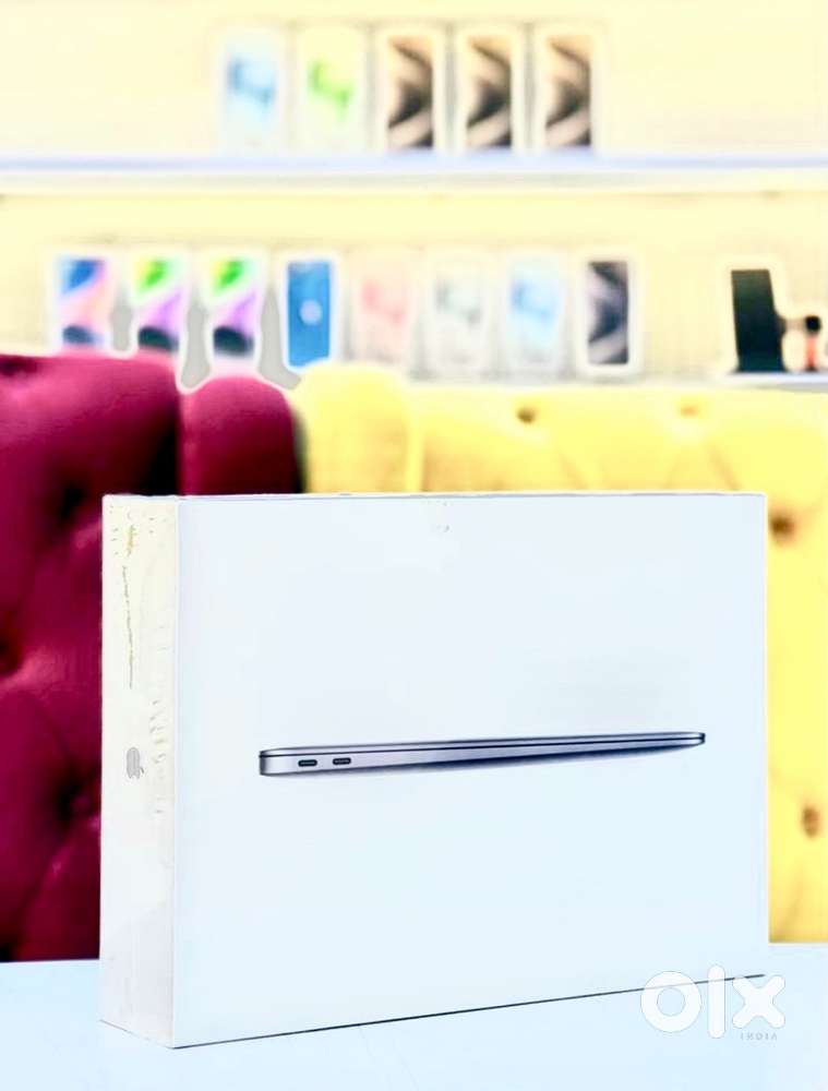 MACBOOK AIR M1(8/256GB)SEALED WITH ONE YEAR WARRANTY AND BILL