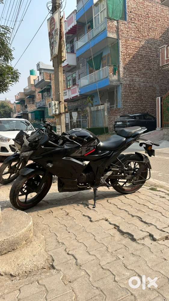 Gixer Bike Black Colour