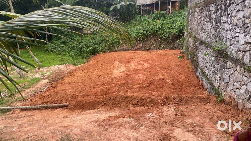 5 cent plot for sale near vencode sut hospital side