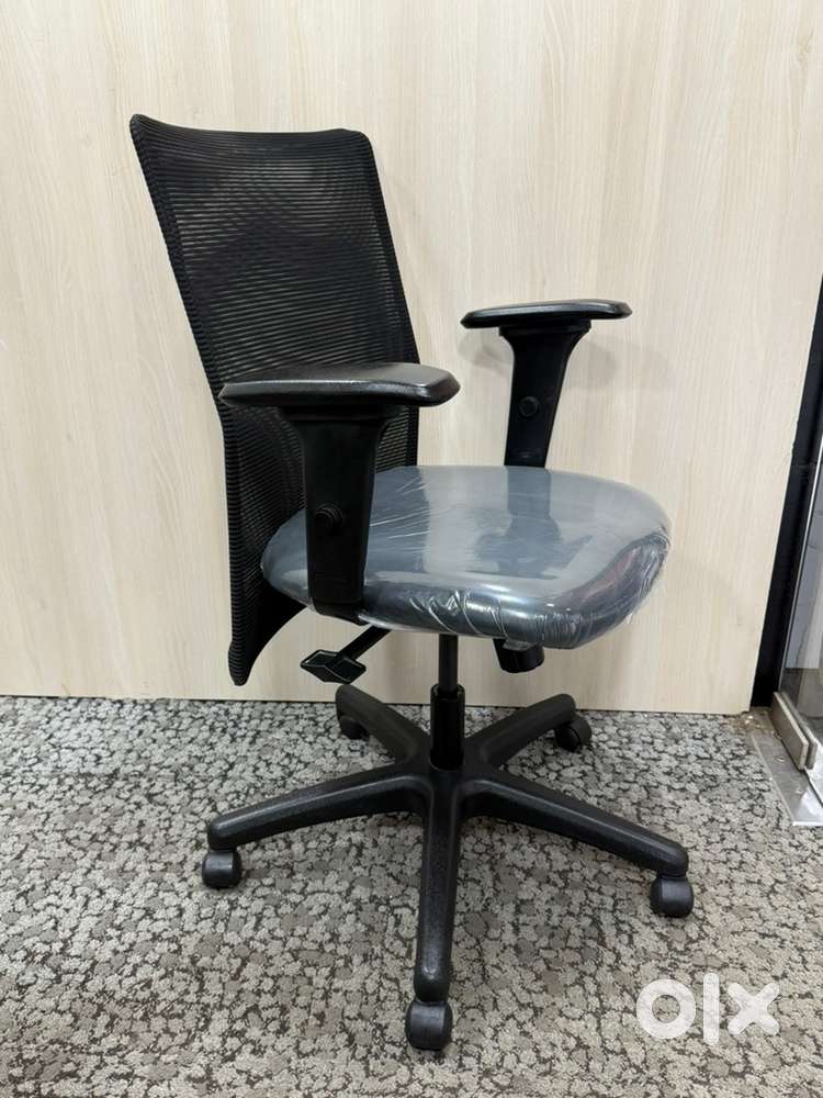 REFURBISHED FEATHERLITE OFFICE CHAIR WITH 2 YEARS WARRANTY