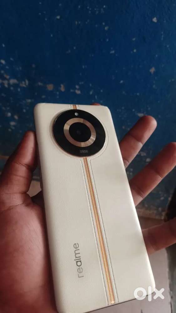 storage 256 box available charger available