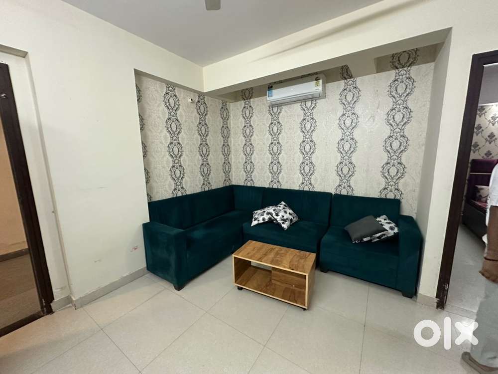 Fully furnished flat good location easy aproch