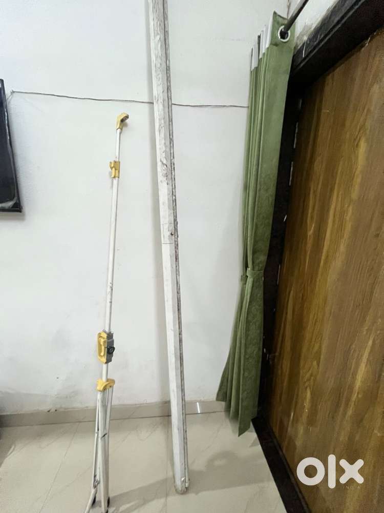 projector with screen