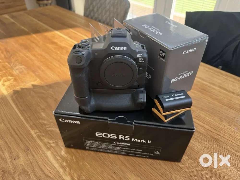 Canon EOS R5 Mark II Mirrorless Camera Body BG-R20EP Grip 4 Batteries
