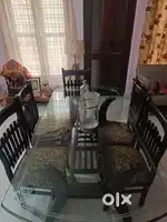 Branded 6 seater dining table: read discription for more