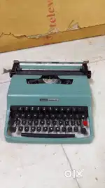 Olivetti Typewriter with Box working