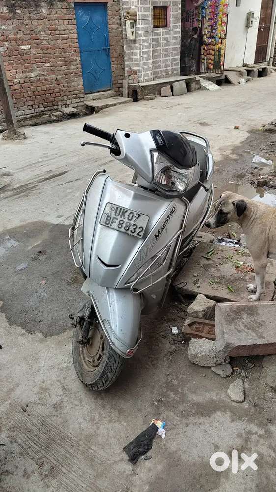 Gaadi me koi kaam kharcha nhi h gaadi me me 15000 rs lga chuka hu all