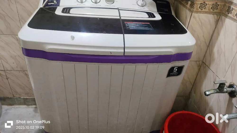 Washing machine for sale 6 years old Sumsung company