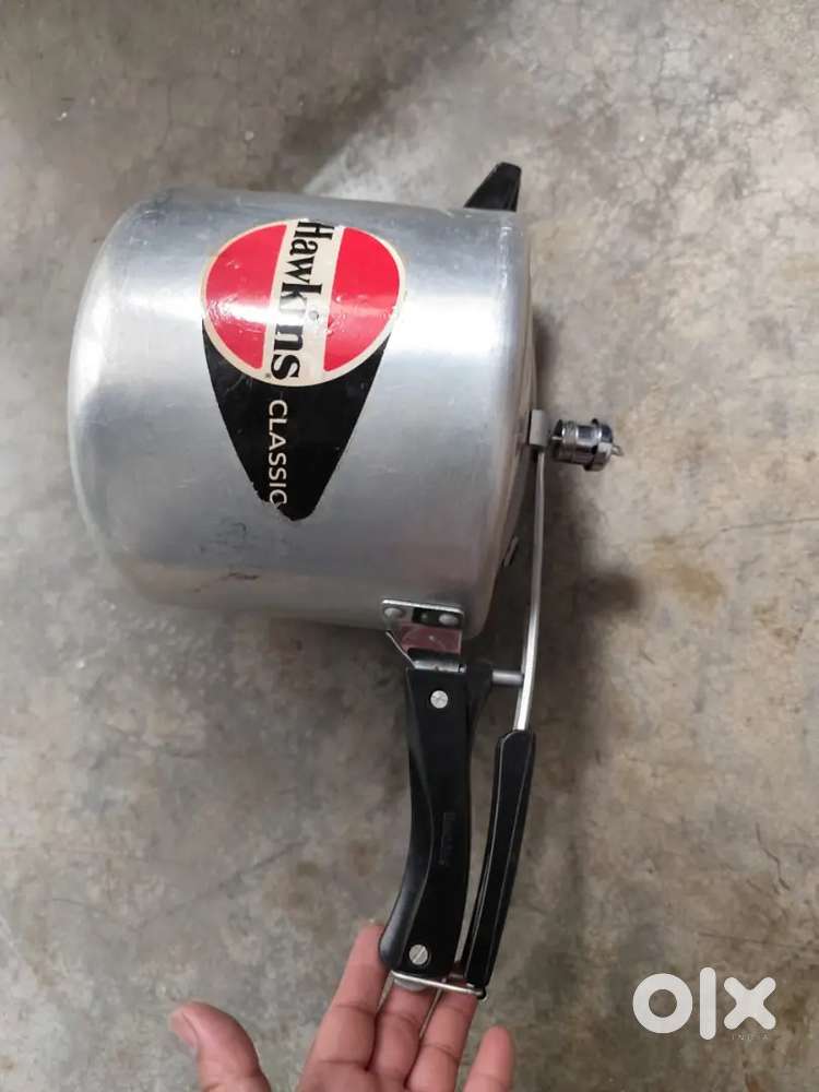 Hawkins pressure cooker and pigeon .