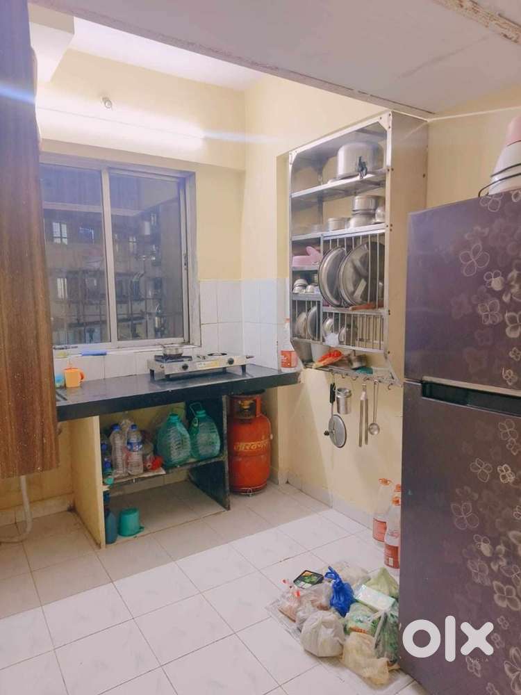 Argent vacancy for frmale flatmate in 1 BHK .