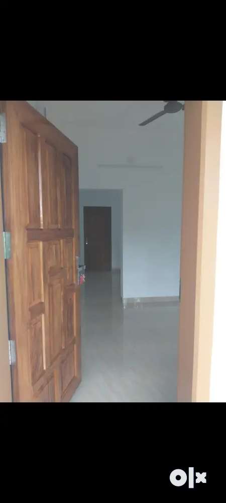 2 bedroom apartment in Mannanam unfurnished 13000 Mly rent fixed