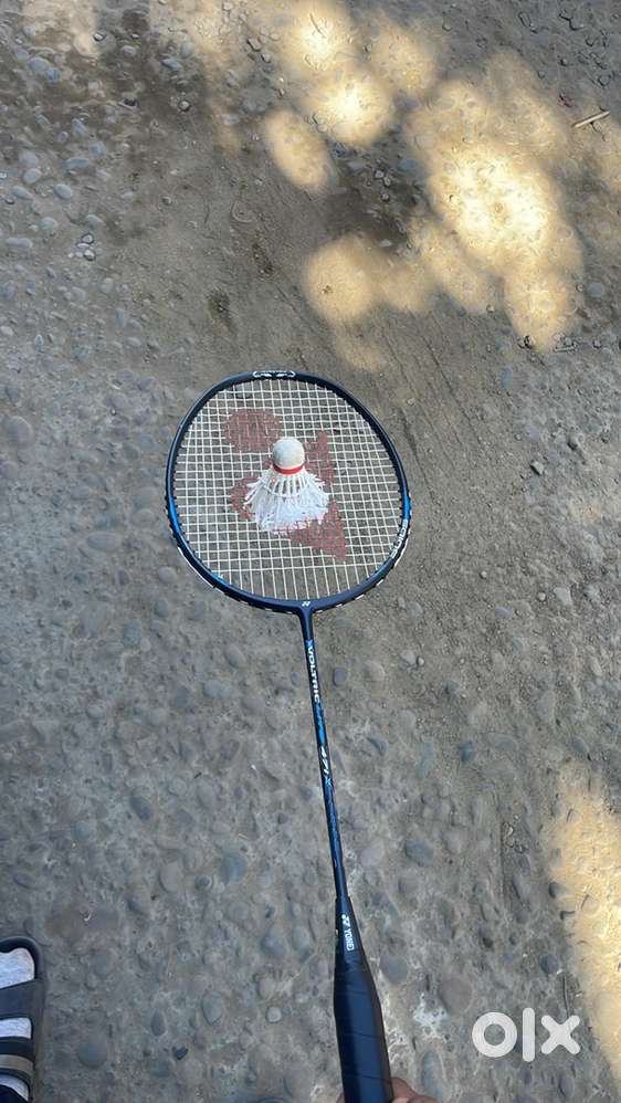 Badminton racket
