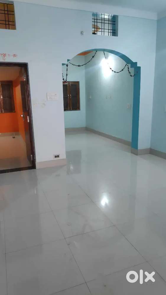 2bhk with 2hall fully independent and 3attach letbath semi furnished