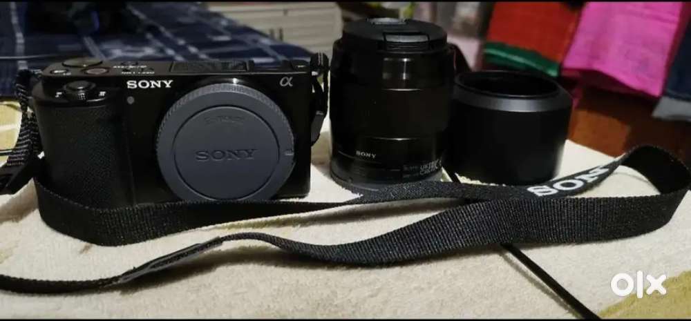 Sony ZV-E10L Mirrorless Camera w/ Sony 50mm f1.8 Lens OSS