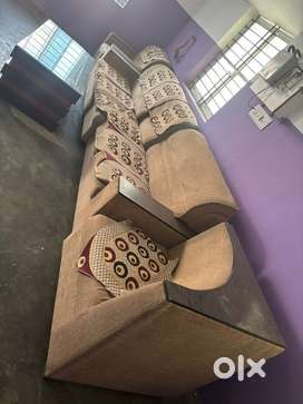 L shape 7 seater sofa with Center table
