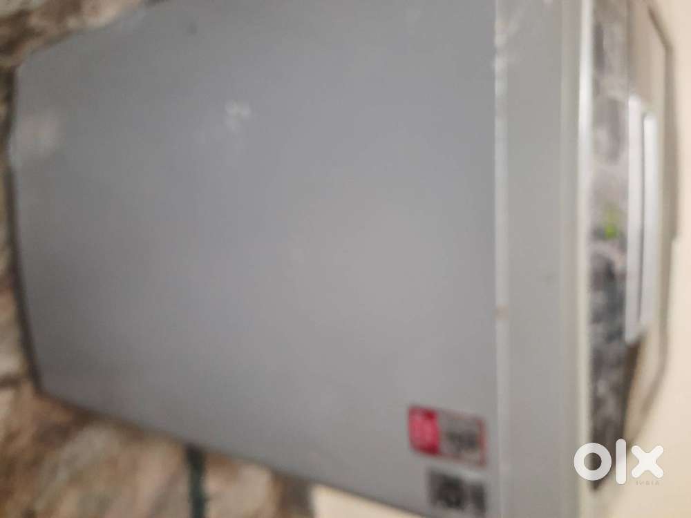 LG washing machine (6.2 kg, top load)