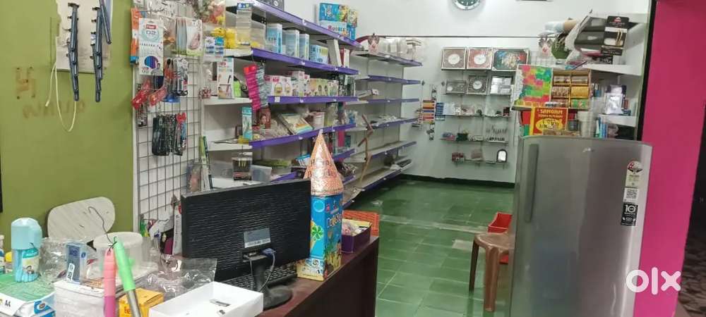 Shop for rent 350 sq.feet, road facing, market area