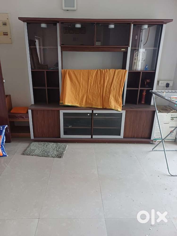 TV unit and bar cqbinet for sale