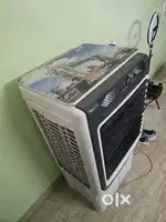 Air cooler with ice chamber