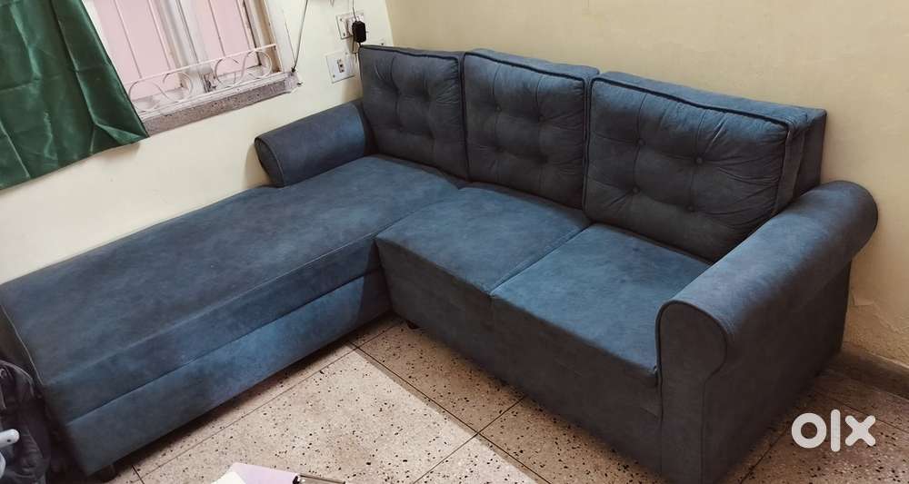 Sofa L shaped for sale
