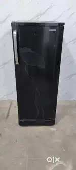 Samsung 5 Star 220 litres Single Door Fridge, Shiny Black Colour