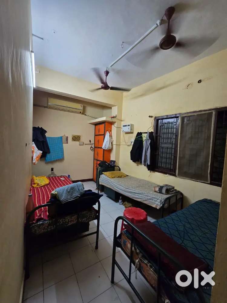Hostel Warden