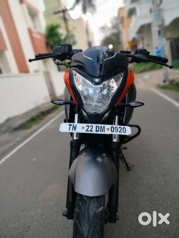 BAJAJ PULSAR NS200