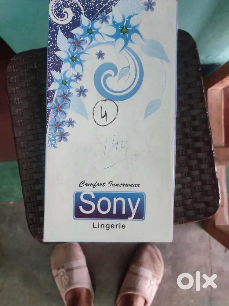 Ladies Bangles, Bindi, Fashion items