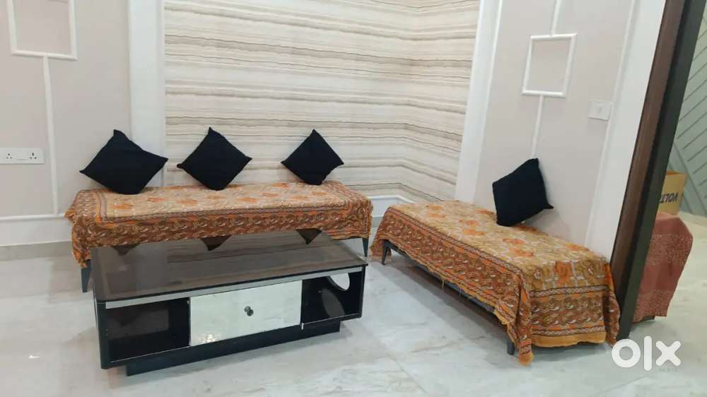 2 bhk fully furnished flats available in inderapuram nearby noida 62