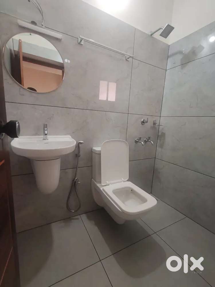 5 bhk posh INDEPENDENT HOUSE RENT MANACAUD JN