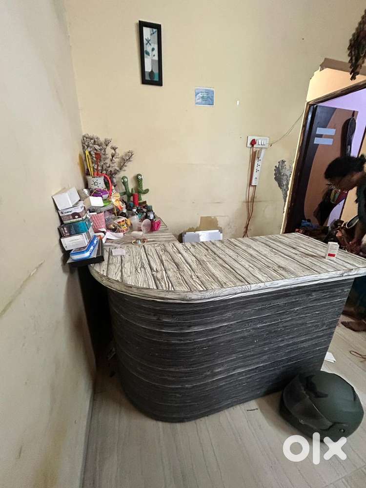 L shape counter table