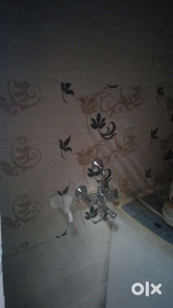 Rent for room,, small family ko denge, faltu time pas wale msg na kre