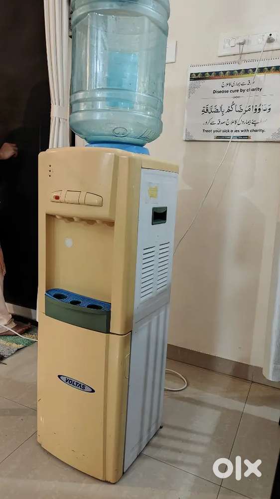 Voltas water dispenser with fridge