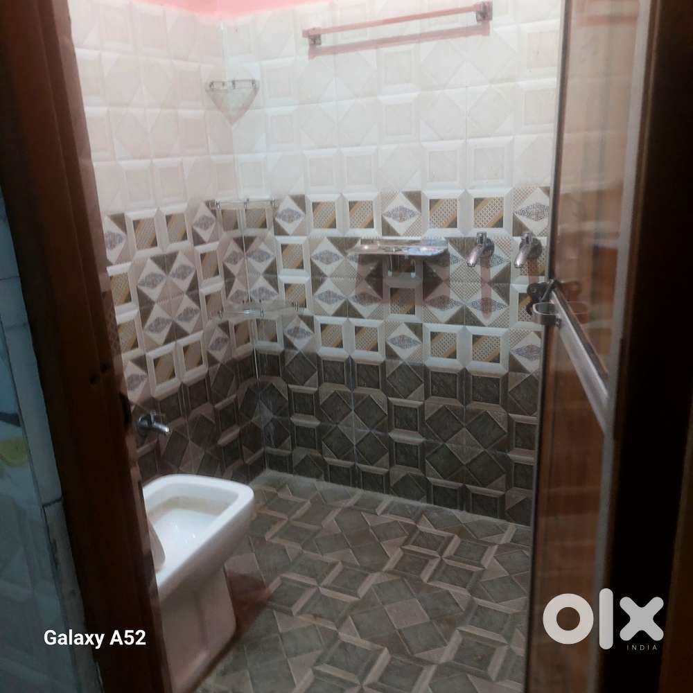 3 single room available for rent nearby icfai university Selakui