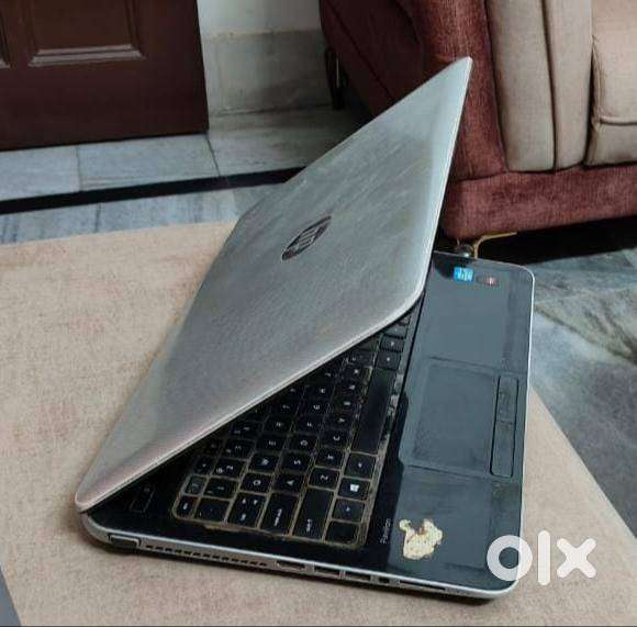 HP Pavillion i3 Laptop 4GB RAM / 500 GB SSD