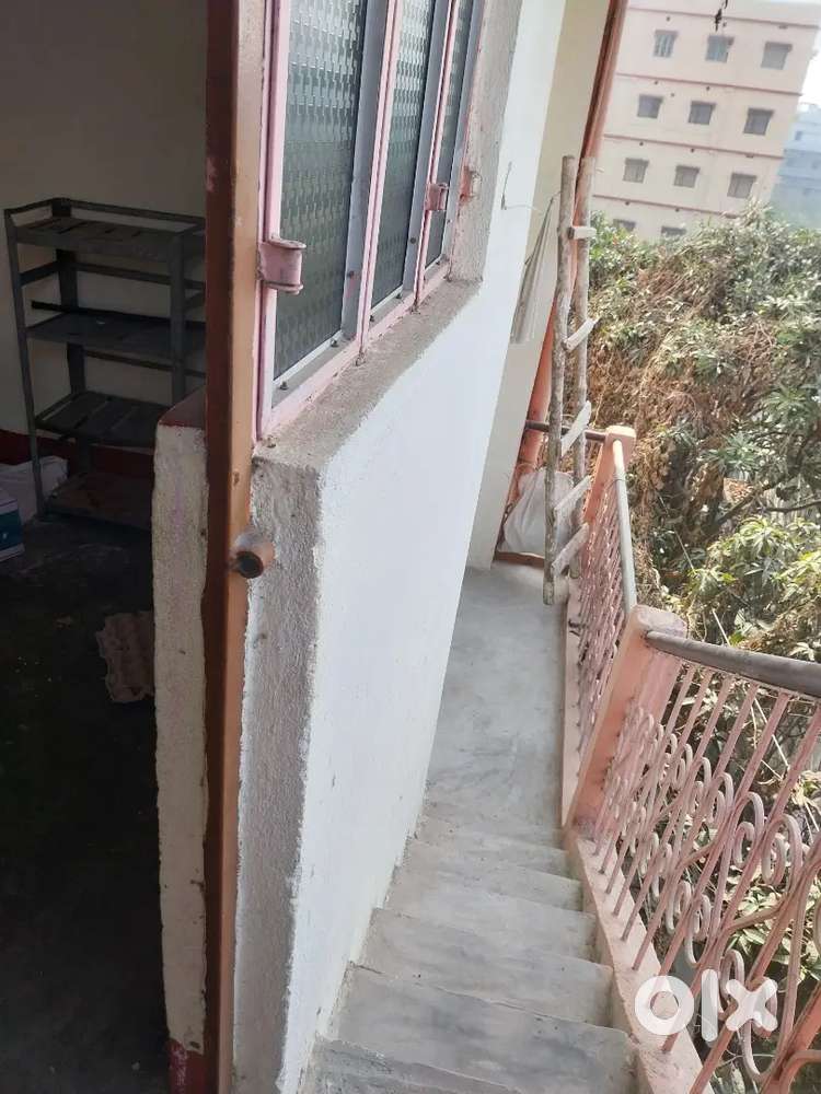 BACHELOR &STUDENT ONLY