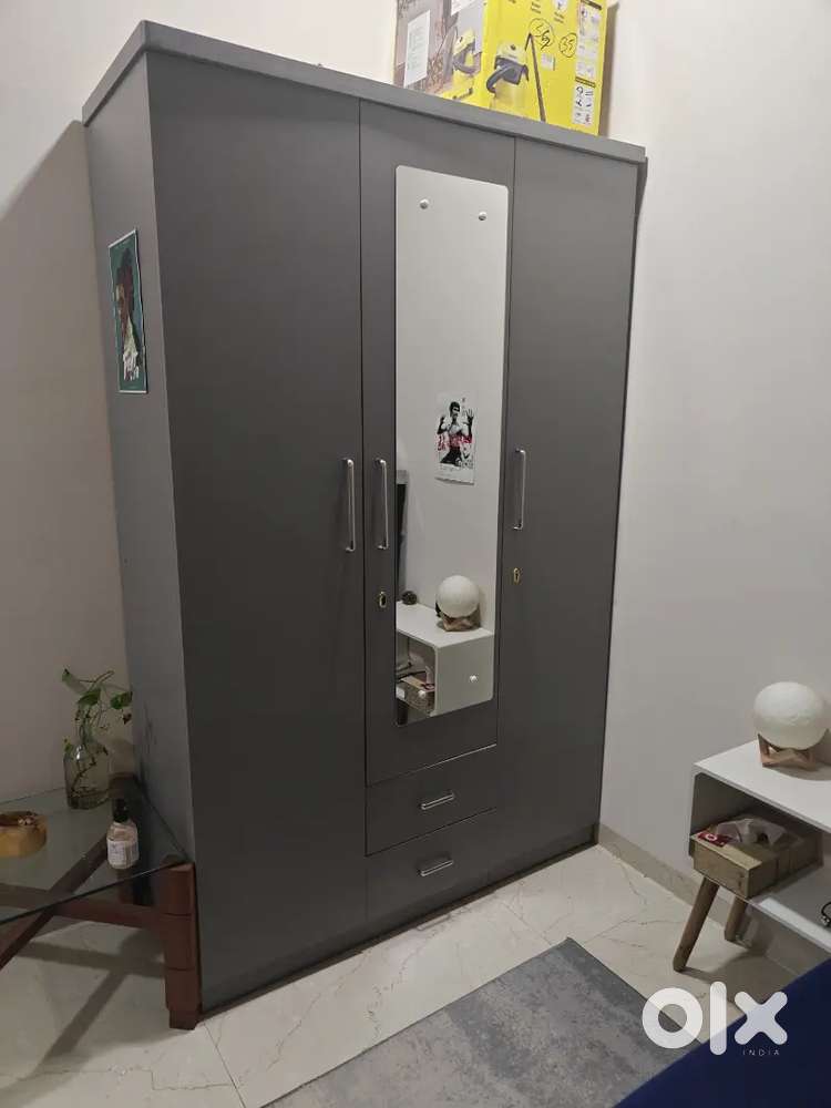 3 door wardrobe