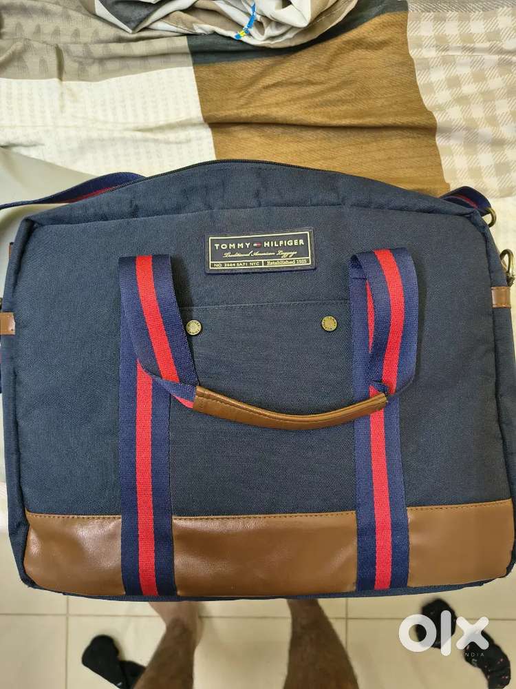 Tommy Hilfiger sling bag