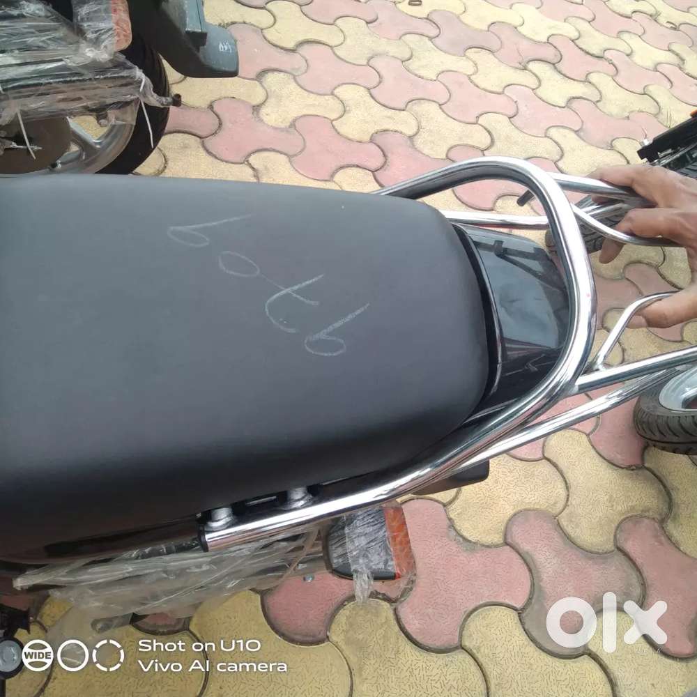 Hero splender + silver colour